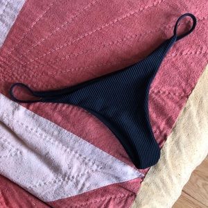 Frankie’s NWOT Willa ribbed bikini bottom SZ SMALL